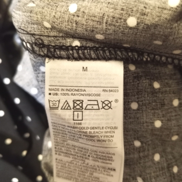 NWT Old Navy Women's long sleeve polka-dot tunic top Size Medium - Picture 4 of 5